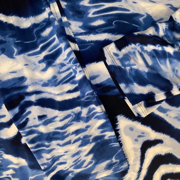 CHICO's Tie Dye Tunic Top Shirt Boho Blue White polyester spandex  Women Sz 12 - Picture 5 of 9